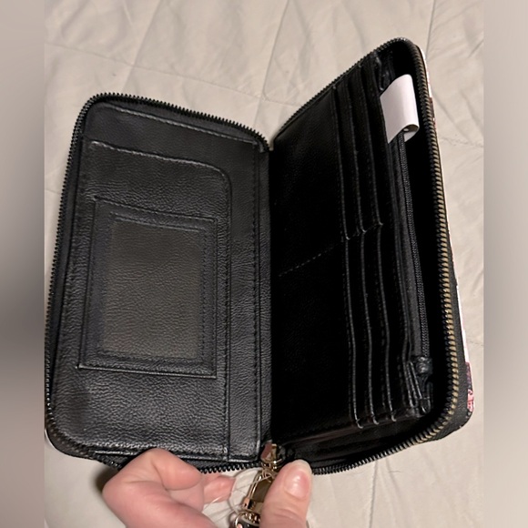 Betsey Johnson Large Bow Wristlet - Picture 3 of 4